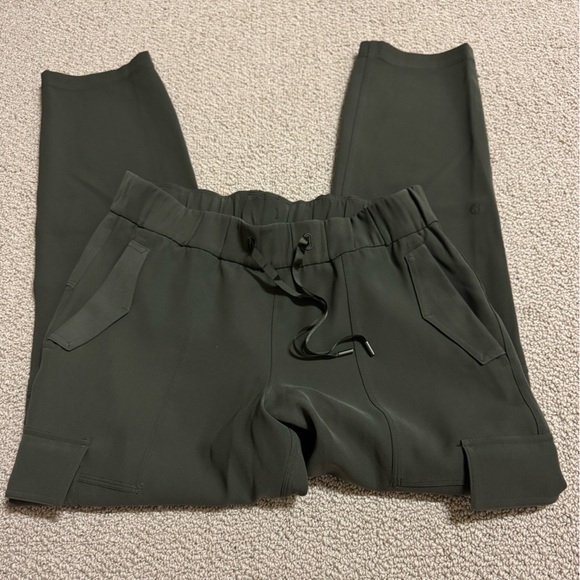 LULULEMON SIZE 6 DARK OLIVE CARGOS - Picture 4 of 8